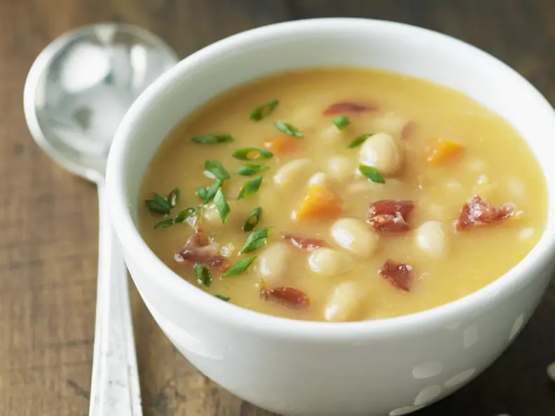 Bohnen-Speck-Suppe