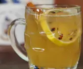 Wintercocktail auf englische Art (Hot Toddy)