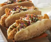 Schnitzel-Sandwich auf amerikanische Art