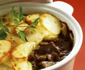 Auflauf mit Lammfleisch und Kartoffeln
