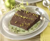 Schokokuchen mit Pistazien und Pistaziensoße