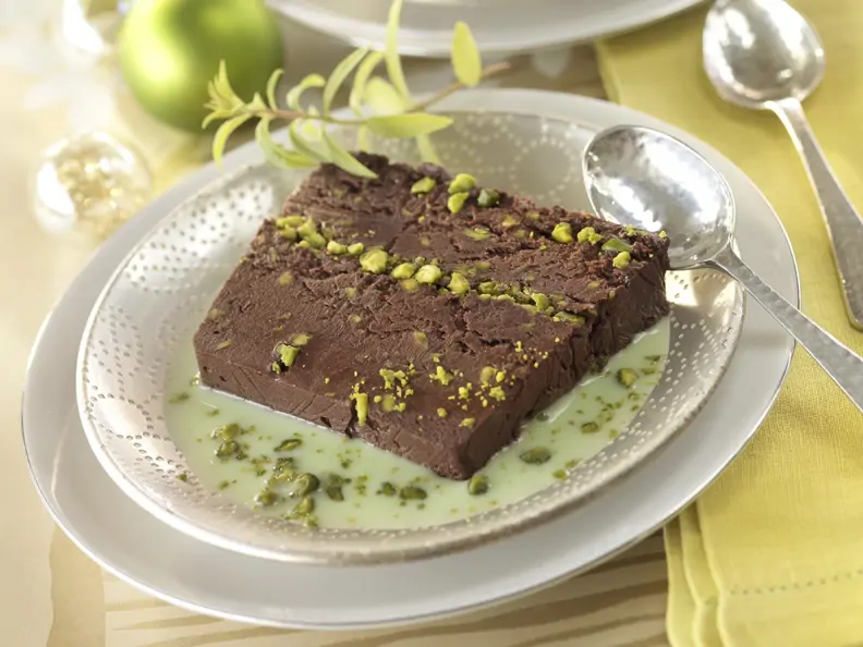 Schokokuchen mit Pistazien und Pistaziensoße