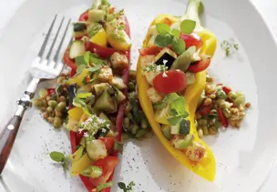 Spitzpaprika mit Ratatouille-Füllung
