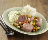 Wurstsalat mit Meerrettich und Püree aus Pastinake
