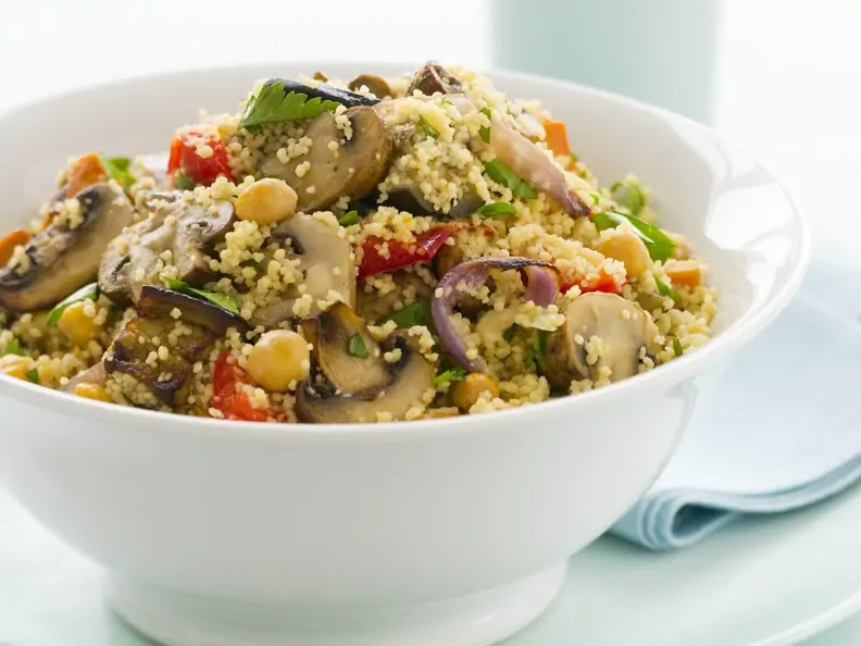 Gemüse-Couscous mit Champignons