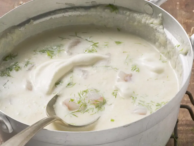 Cremige Fischsuppe mit Pernod