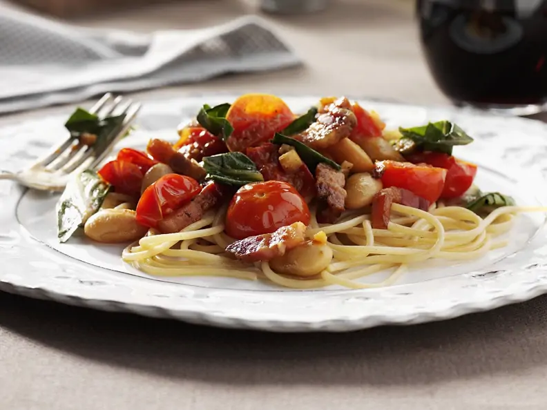 Pasta mit Gemüse und Pancetta