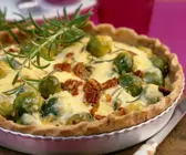 Quiche mit Rosenkohl, Ricotta und getrockneten Tomaten