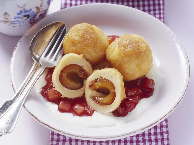 Topfenknödel mit Zwetschgenfüllung