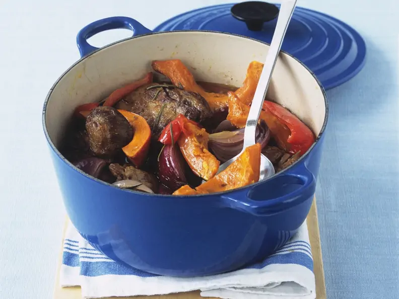 Lammtopf mit Kürbis, Paprika und Zwiebeln
