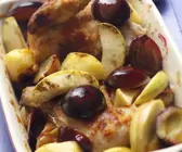 Brathähnchen mit Äpfeln und Pflaumen
