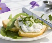 Maisbrot mit Quark und Bärlauch