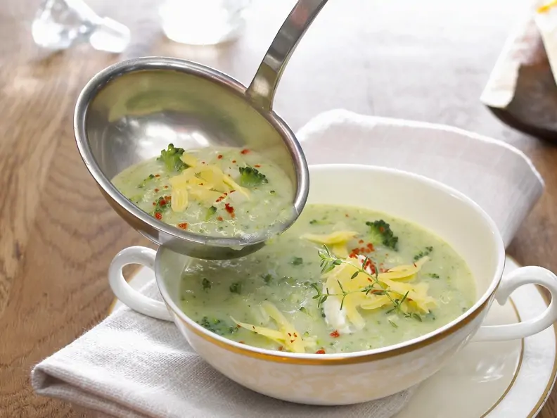 Brokkoli-Gemüse-Suppe