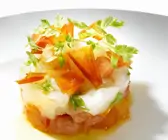 Gehackte Tomaten mit Weißfisch und Petersilie