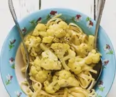 Curry-Pasta mit Blumenkohl