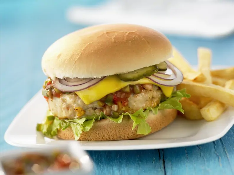 Hähnchenburger mit Salsa-Soße