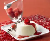 Panna cotta mit Himbeersauce