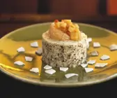 Süßer Kokosreis mit Obst und Ingwer