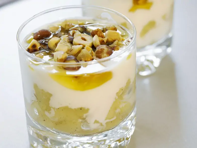 Joghurt mit Apfelkompott