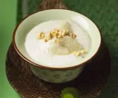 Bananenpudding mit Kokos und Sagoperlen