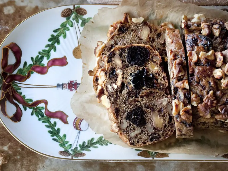 Walnuss-Pflaumen-Brot