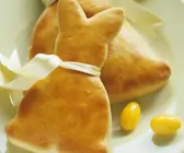 Hefeteig-Osterhasen