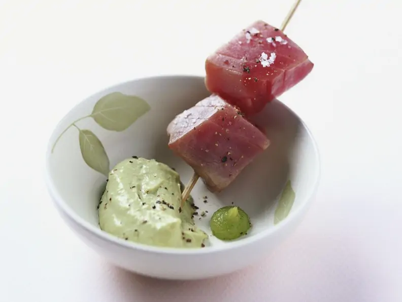 Marinierter Thunfisch mit Avocadodip