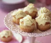Muffins mit weißer Schokolade