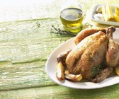 Hähnchen auf mediterrane Art mit Zitrone, Thymian und Olivenöl