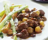Champignon-Enten-Ragout mit Zwiebeln