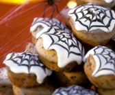 Muffins mit Spinnennetz