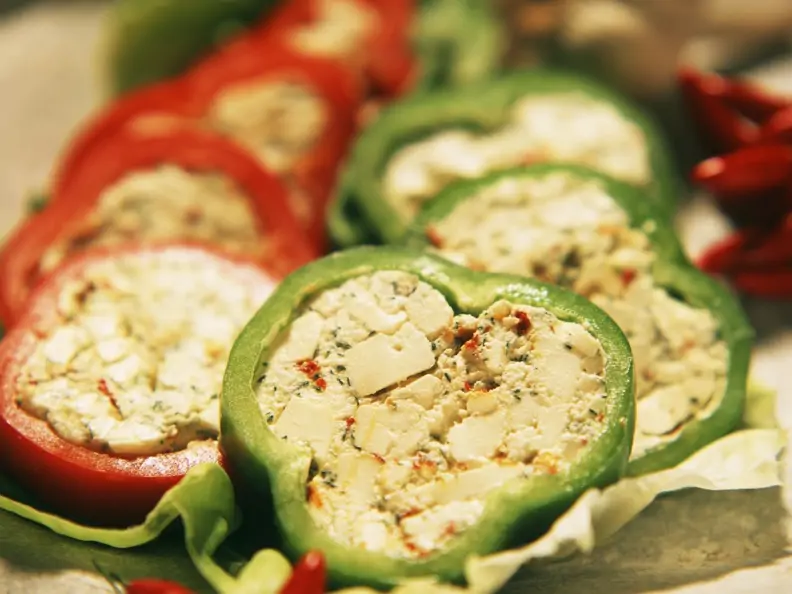 Paprika mit Feta-Füllung
