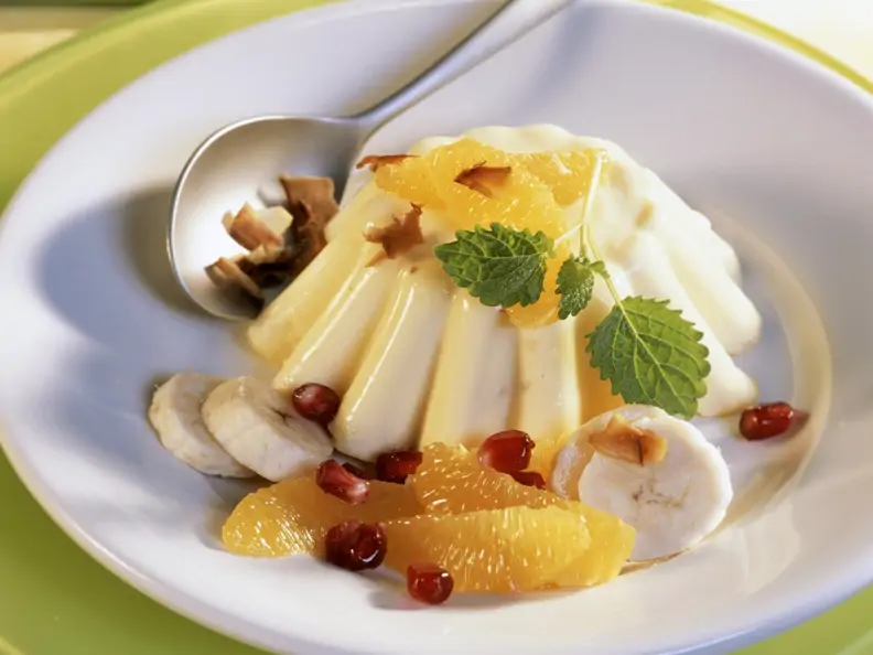 Paranusspudding mit Obst