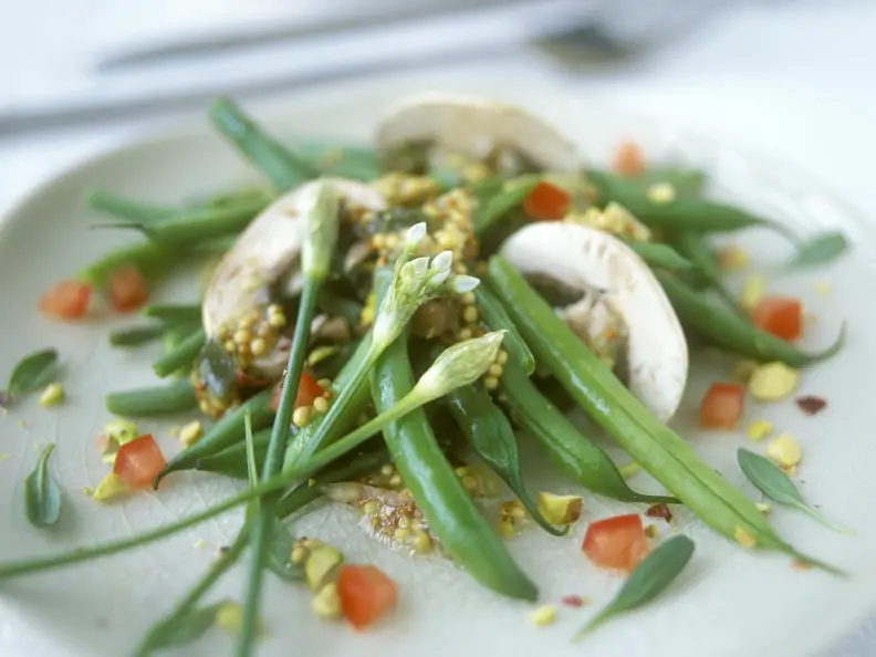 Bohnensalat mit Champignons und Senfdressing