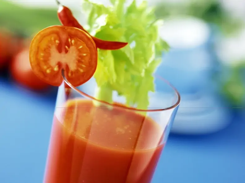 Rote Power (Tomaten-Gemüse-Shake)