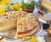 Bienenstichkuchen mit Mandelcreme