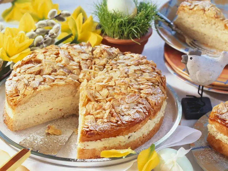 Bienenstichkuchen mit Mandelcreme