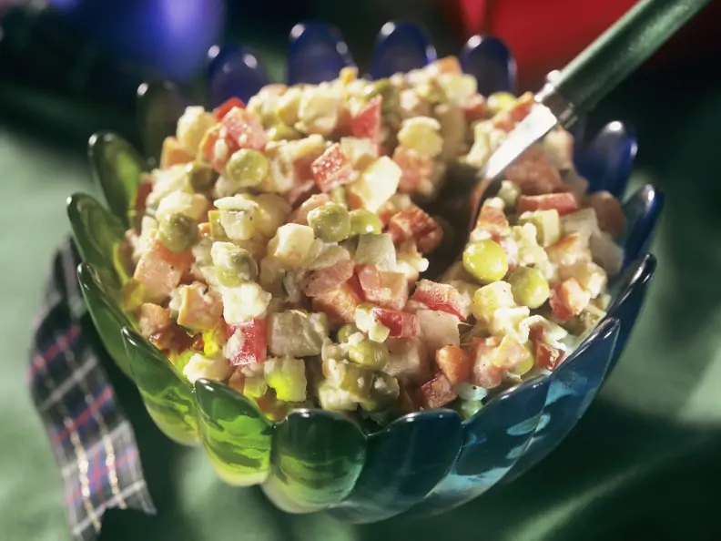 Gemüsesalat mit Mayonnaise-Dressing