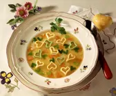 Herznudelsuppe mit Gemüse