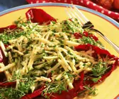 Zucchini-Käse-Salat mit Kresse