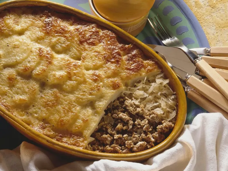 Kartoffelgratin mit Hackfleisch und Sauerkraut