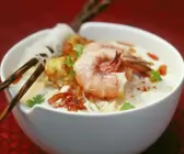 Nudel-Garnelensuppe mit Kokosmilch