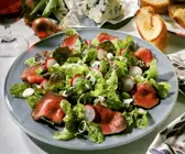 Blattsalat mit Entrecote und Blauschimmelkäse