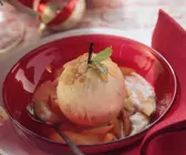 Bratapfel-Eis mit Karamellsahne