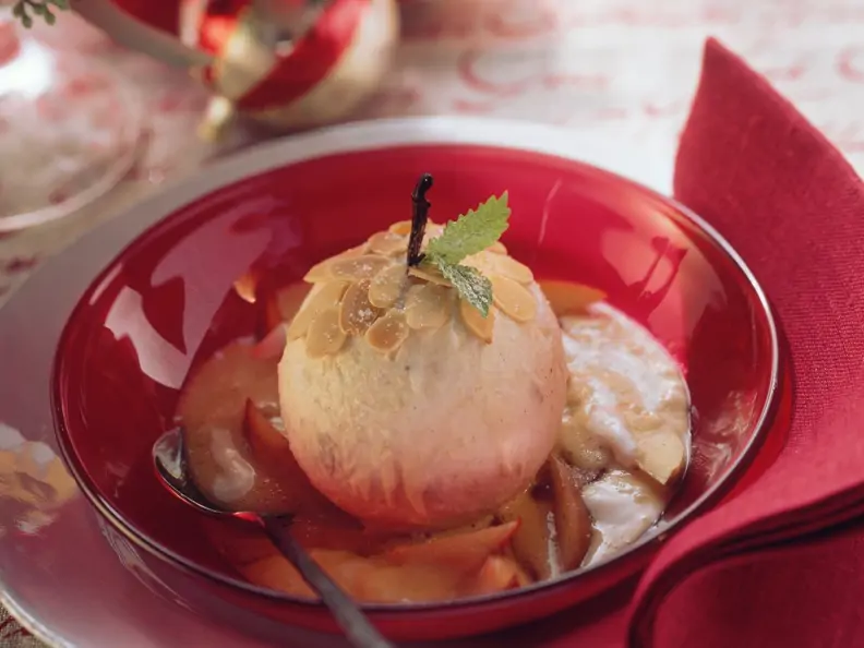 Bratapfel-Eis mit Karamellsahne