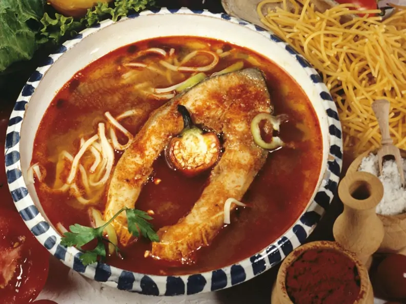 Fischsuppe mit Karpfen auf ungarische Art