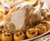 Gefüllter Truthahnbraten und Orangen mit Füllung
