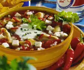 Hähnchenstopf mit Feta und Peperoni auf mexikanische Art