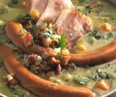 Erbsentopf mit Würstchen und Schweinefleisch