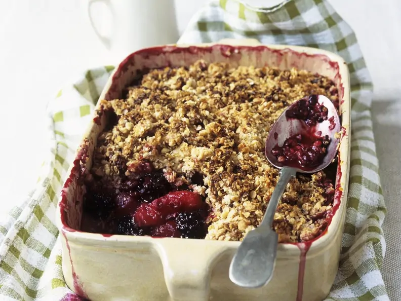 Apfel-Brombeer-Crumble
